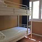 Albergue Avenue & *