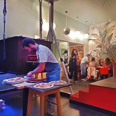 호스텔 Avenue & *