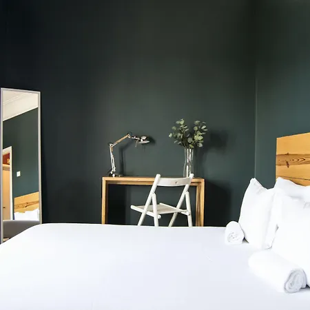 Avenue & Hostal Lisboa