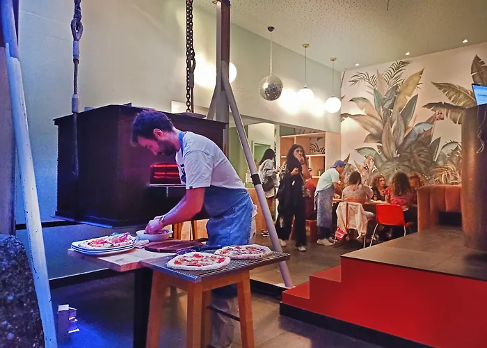 호스텔 Avenue & *