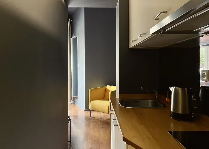 Avenue & 호스텔 *