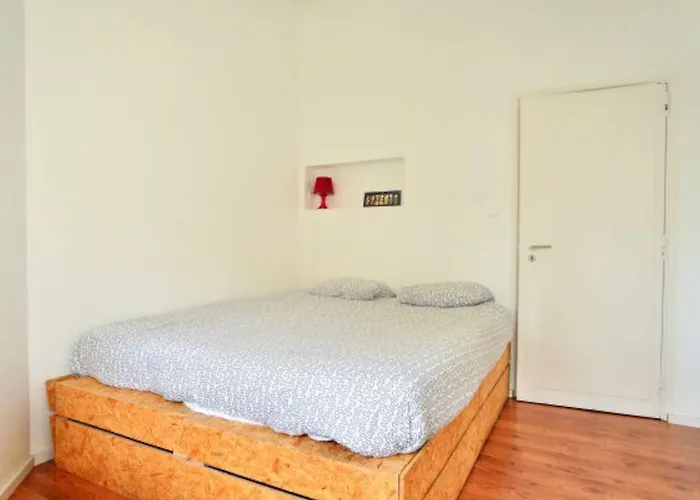 호스텔 Avenue & *