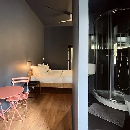 Hostel Avenue &