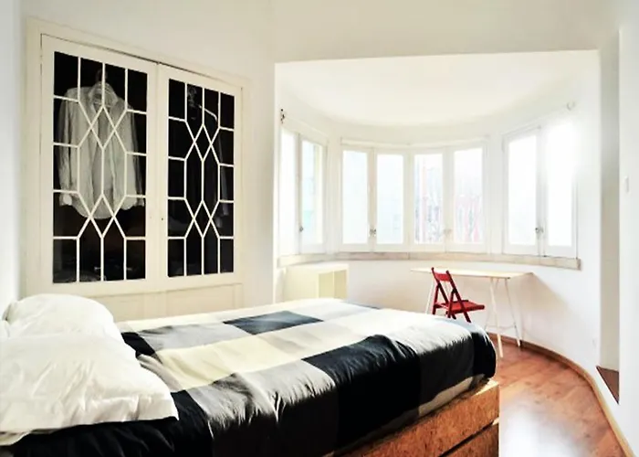 Avenue & بيت شباب