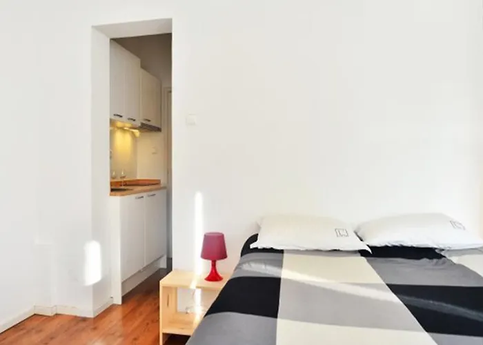 بيت شباب Avenue & Lisboa