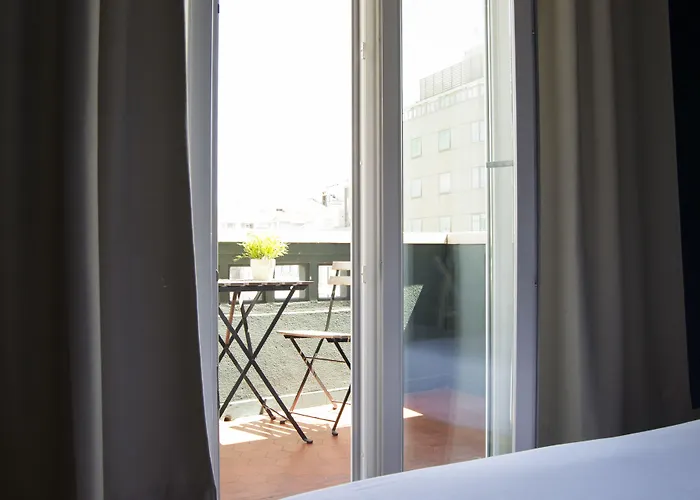 Avenue & بيت شباب *